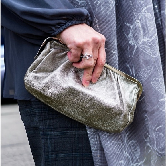 EXPRESS PEWTER CLUTCH BAG - Picture 2 of 11